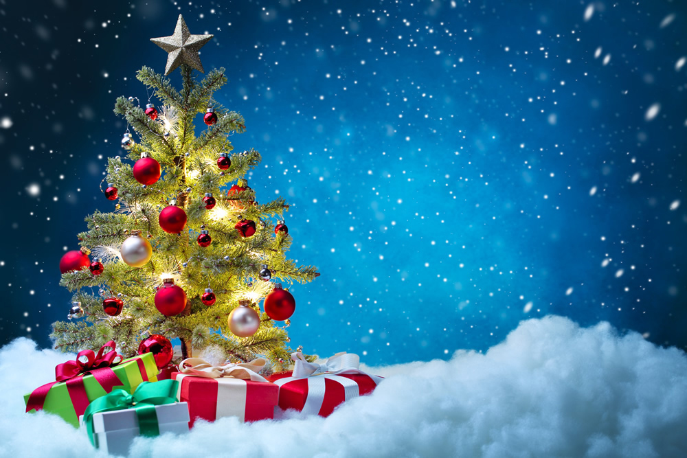 Christmas Tree In Snow Wallpaper
